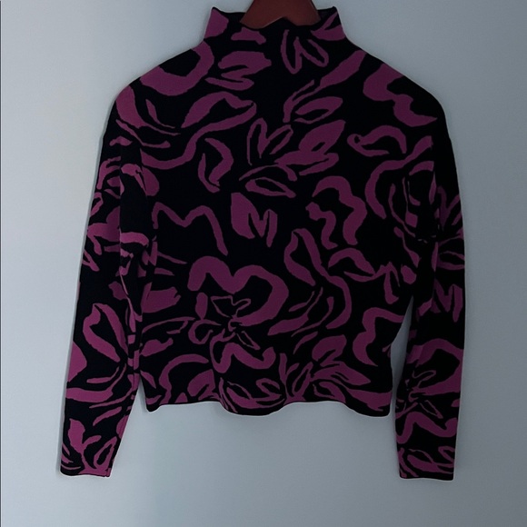 Christian Siriano Sweaters - Christian Siriano Black and Deep Magenta Knit Sweater